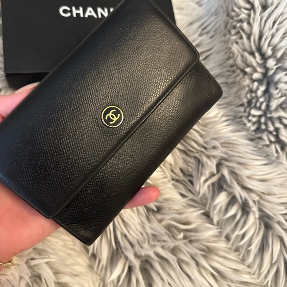 ๐ค VINTAGE CHANEL WALLET & BOX! ๐ค - Picture 2 of 11